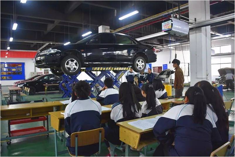 主要課程:汽車構造,汽車英語,汽車售後服務,汽車營銷,汽車文化,汽車